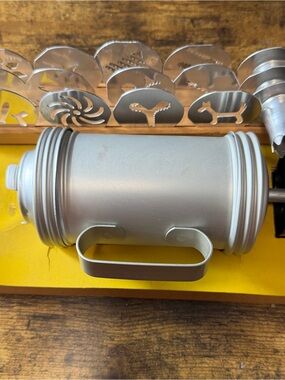 Mirro Aluminum 1950 Vintage Cookie & Patry Press Set-Box ,15 Disc original Box